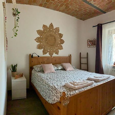 La Casa Rosa Apartment Piobesi d'Alba Luaran gambar